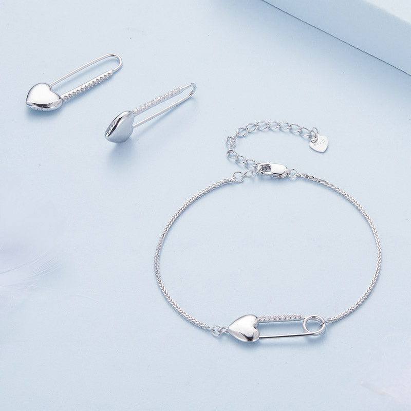 Heart Safety Pin Bracelet in 925 Sterling Silver - Aspect Jewellery